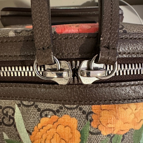 Gucci Tian GG Supreme Backpack
Monogram GG Floral Pattern Beige/Ebony/Multicolor - Picture 5 of 13